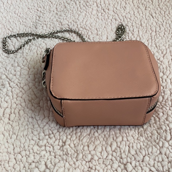Mini pink Bershka crossbody bag w/ silver chain - Picture 4 of 6